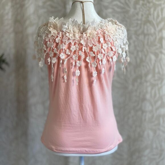 Pink & Ivory 3D Layered Crochet Flower Detail Fairycore Coquette Top Size S/M - Picture 6 of 8
